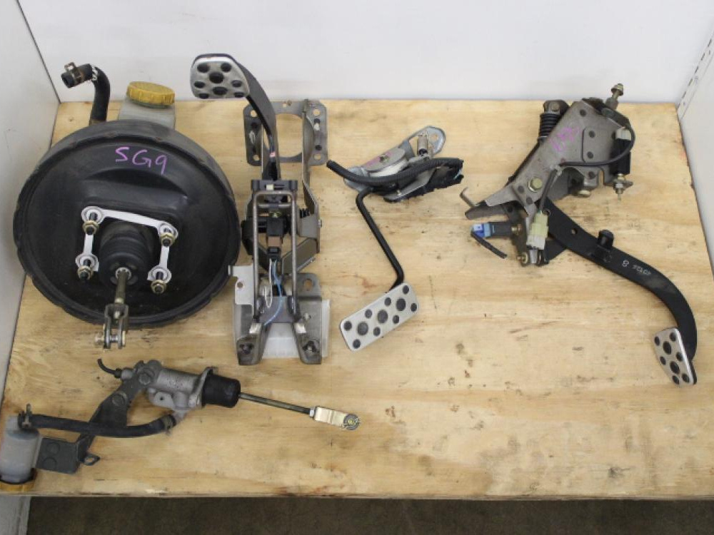 SUBARU FORESTER SG9 break booster, Brake pedal, gas pedal And Clutch pedal w/master: Image 2