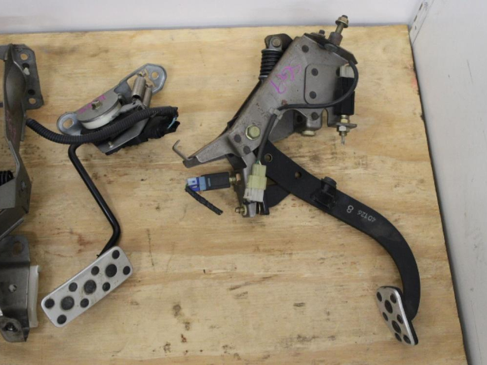 SUBARU FORESTER SG9 break booster, Brake pedal, gas pedal And Clutch pedal w/master: Image 1