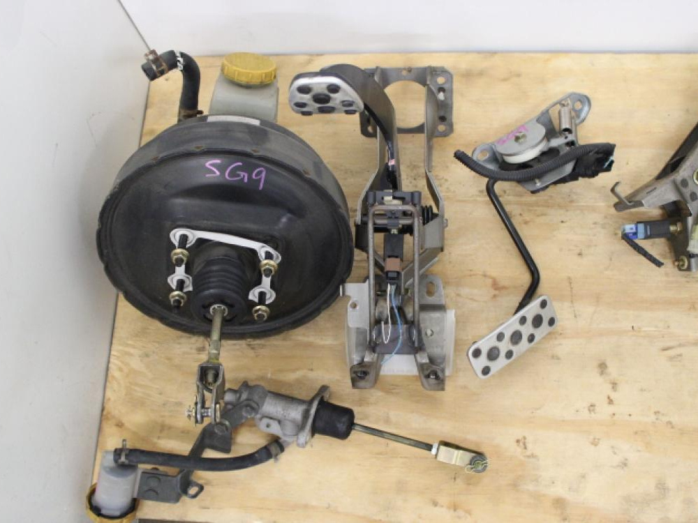 SUBARU FORESTER SG9 break booster, Brake pedal, gas pedal And Clutch pedal w/master: Image 3