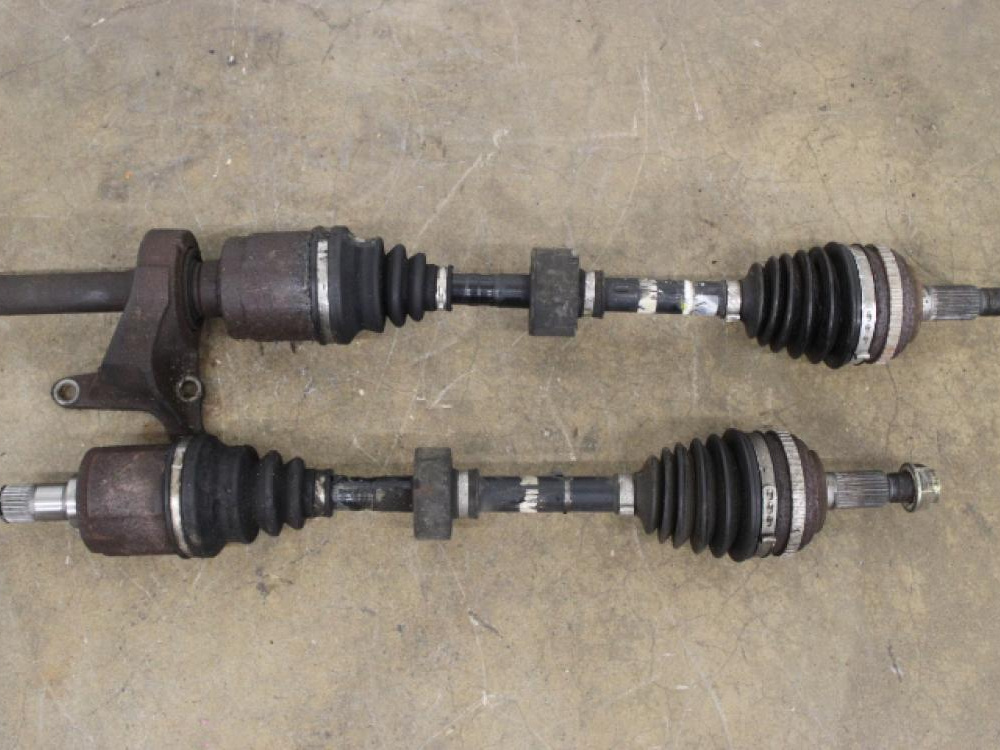 JDM 94–01 HONDA/ACURA INTEGRA DC2 AXLES: Image 1