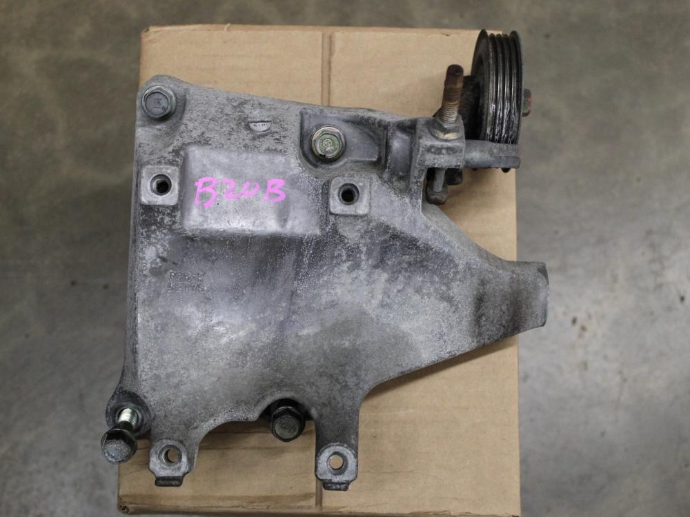 JDM 1997-2001 HONDA CR-V B20B B20Z 2.0L DOHC 4 CYLINDER AC BRACKET: Image 1