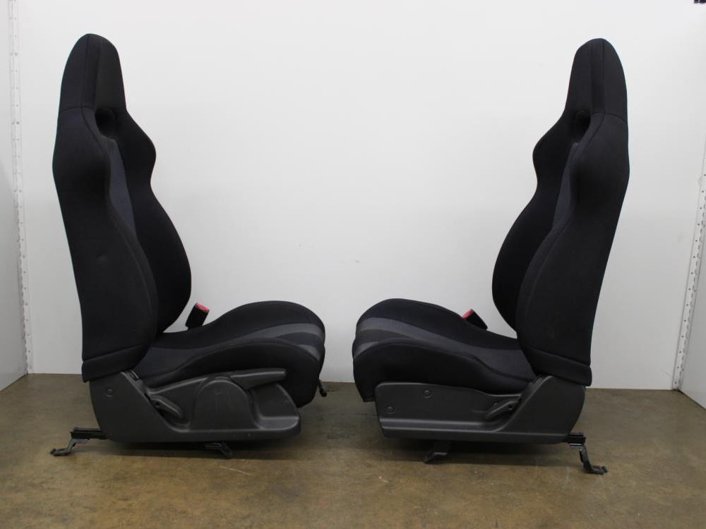 JDM SUBARU IMPREZA WRX BLACK AND NAVY BLUE CLOTH FRONT AND REAR SEATS: Image 3
