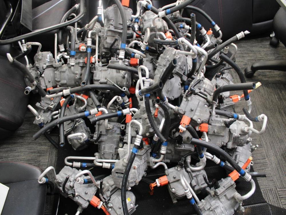 JDM 2010-2015 TOYOTA PRIUS AC COMPRESSOR: Image 1