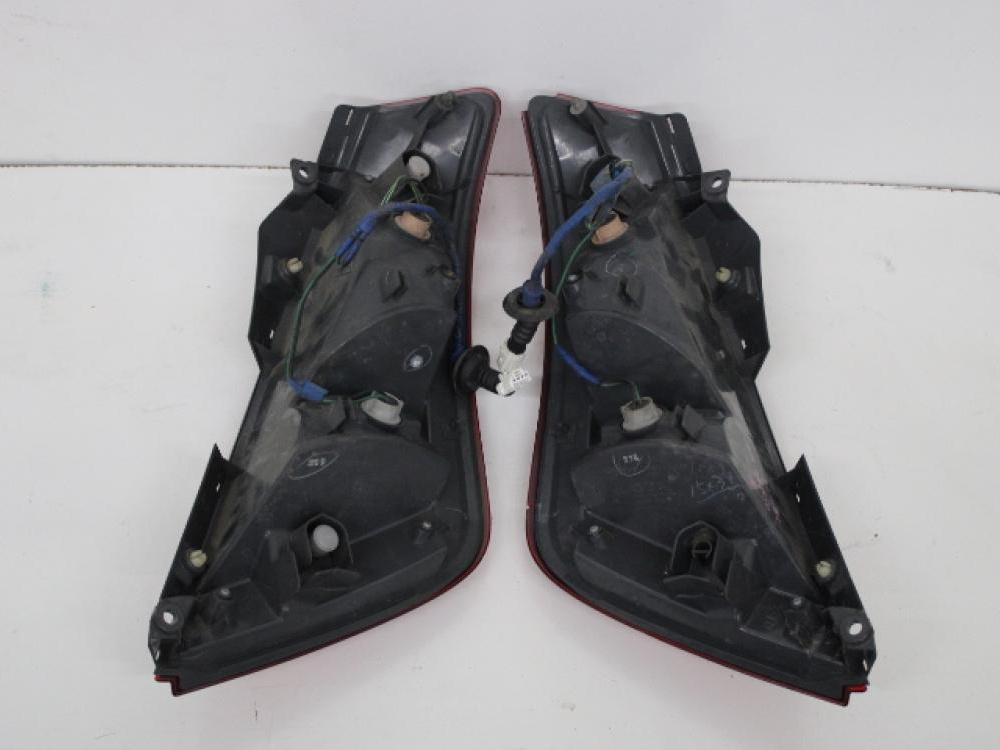 JDM 2003-2007 NISSAN MURANO TAIL LIGHTS: Image 1