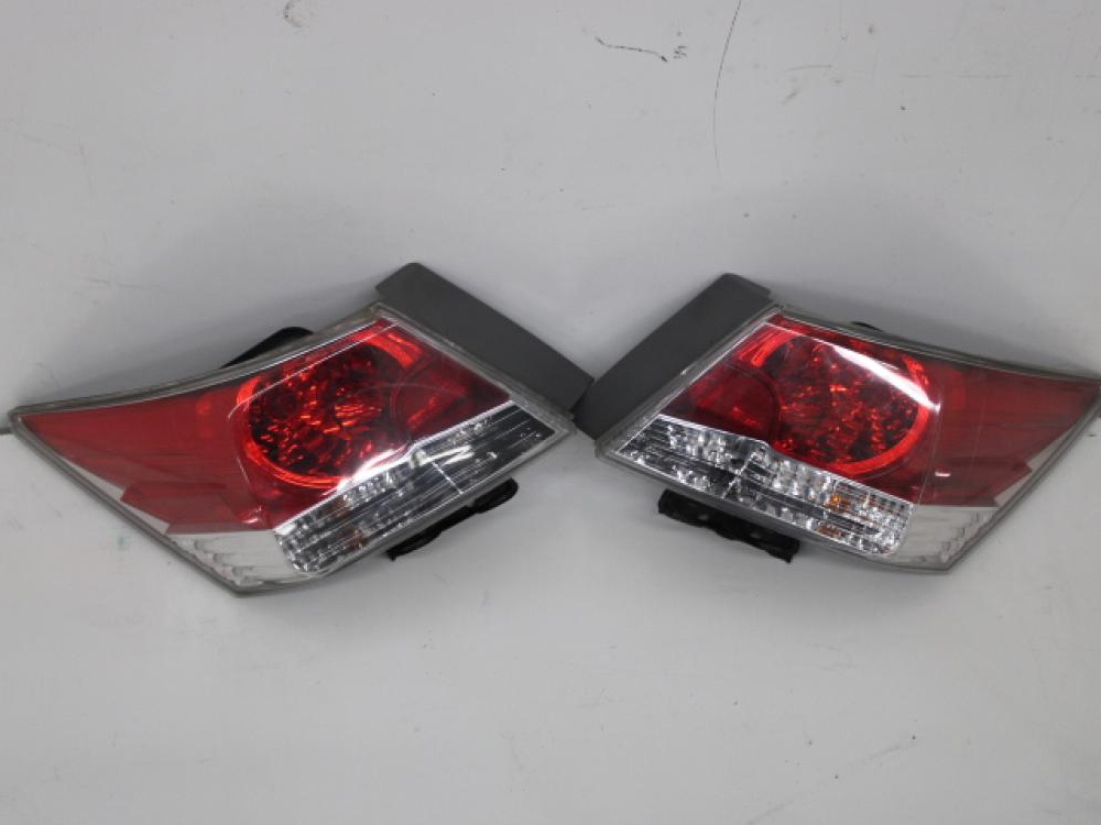 JDM 08–12 HONDA ACCORD TAIL LIGHTS: Image 1