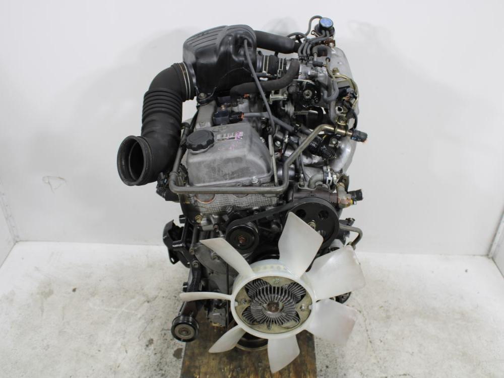 JDM 1995-2004 TOYOTA 4RUNNER, TACOMA, T100 3RZ-FE 2.7L DOHC 4 CYL COIL TYPE 4 PORT ENGINE: Image 1
