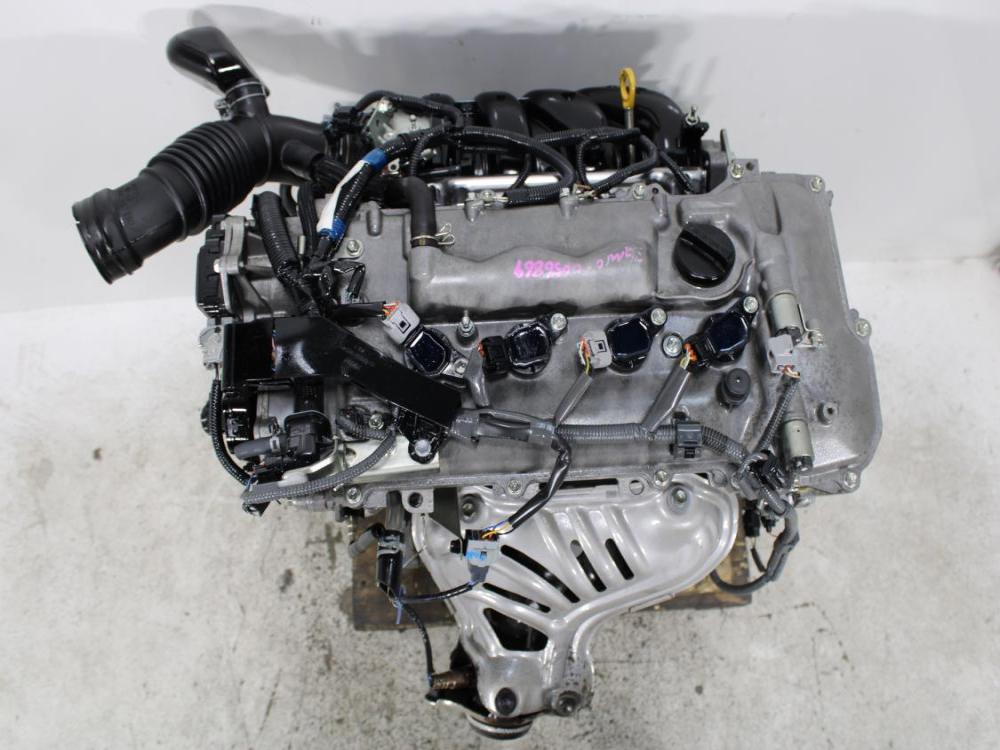 JDM 2014-2019 TOYOTA COROLLA 2ZR-FAE 1.8L 4CYL VVTi WITH VALVEMATIC ENGINE: Image 1