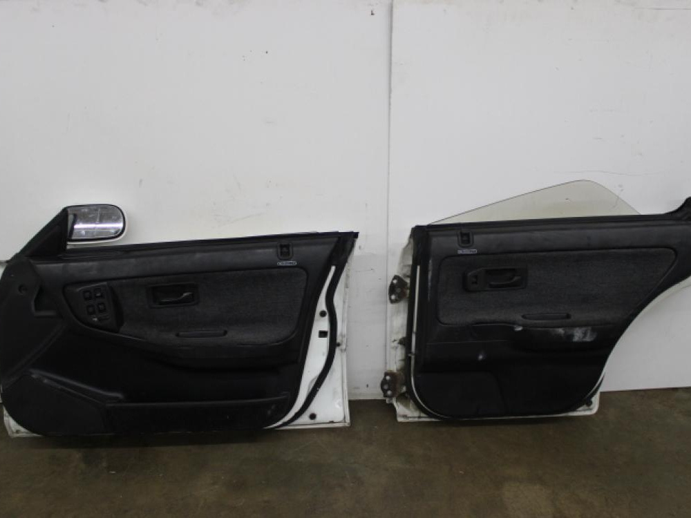 JDM 90-93 ACURA INTEGRA 4 DOORS WITH DOOR CARDS, REAR BUMPER & TRUNK: Image 6