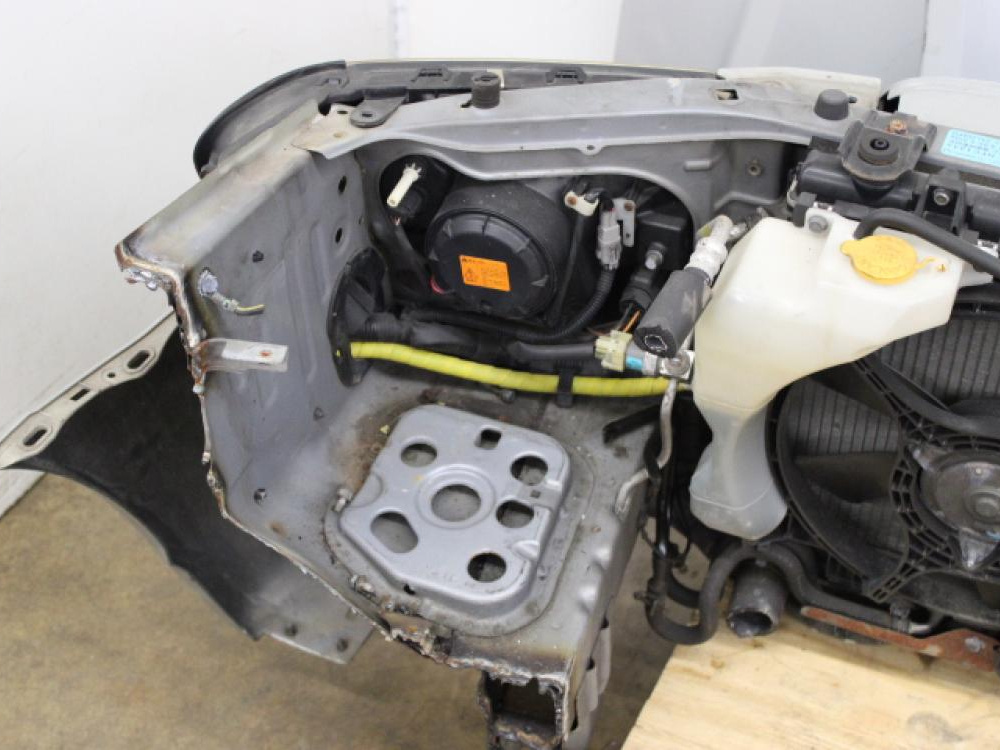 03-08 SUBARU FORESTER FRONT CUT: Image 5