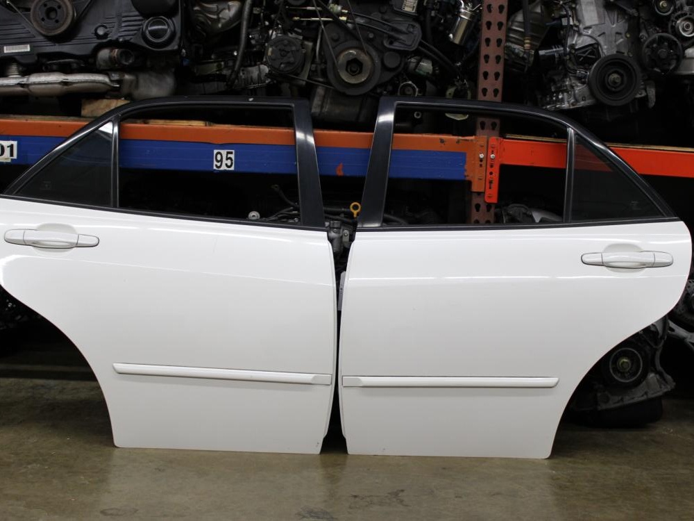 JDM 1998-2005 TOYOTA ALTEZZA SX10 LEXUS IS200, IS300 4 DOORS ONLY: Image 4