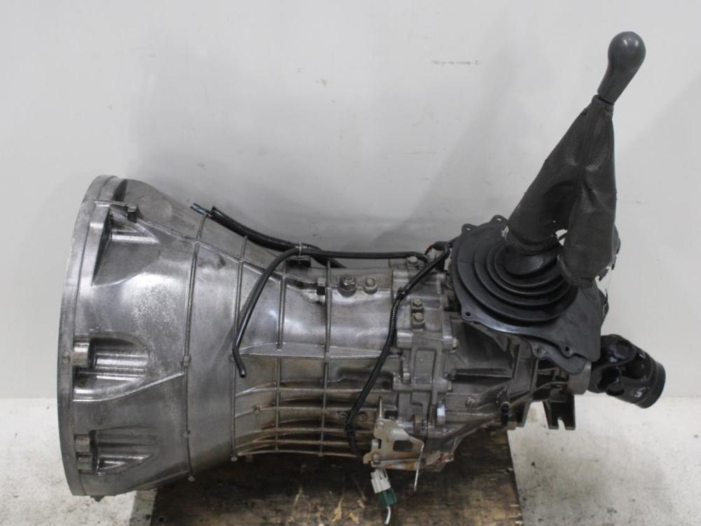 JDM 2005-2008 NISSAN PATHFINDER, XTERRA VQ40DE 4.0L V6 2WD 6SPEED MANUAL TRANSMISSION: Image 1